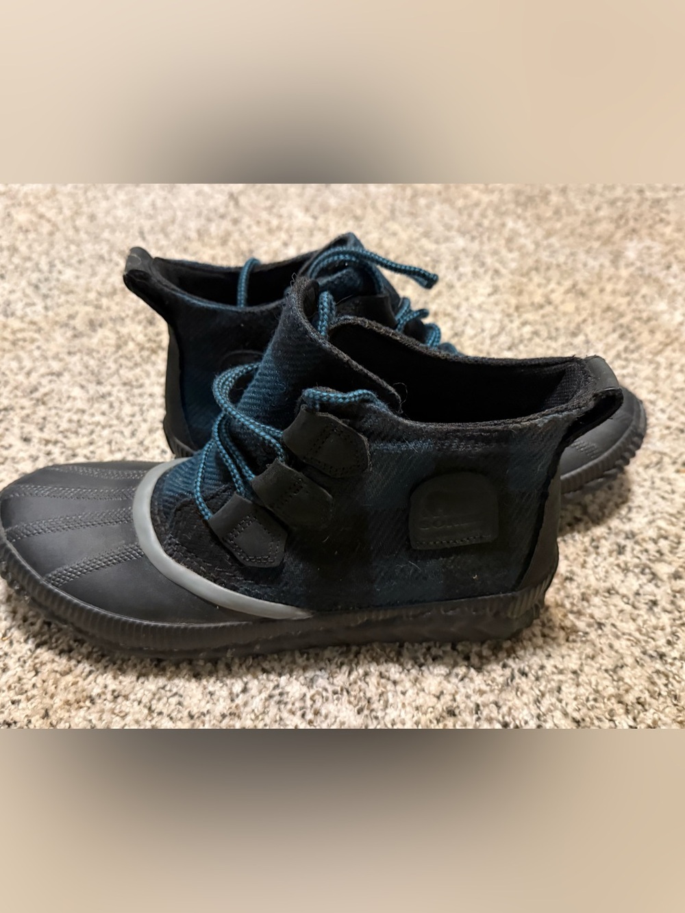 Women’s Blue-Green and Black Plaid High-Top Outdoor Shoes Sorel sz 9 waterproof